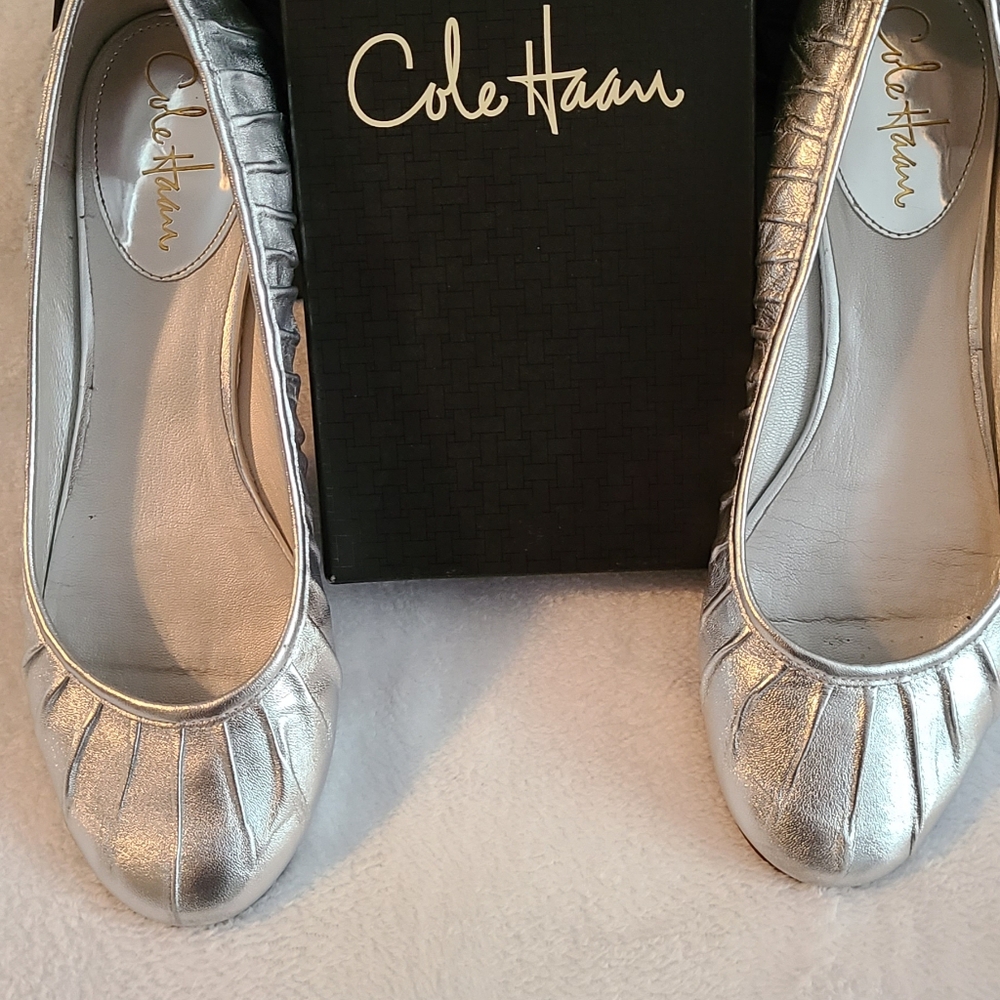 Cole Haan Women's All Leather Metallic Silver Flats 8M NIB